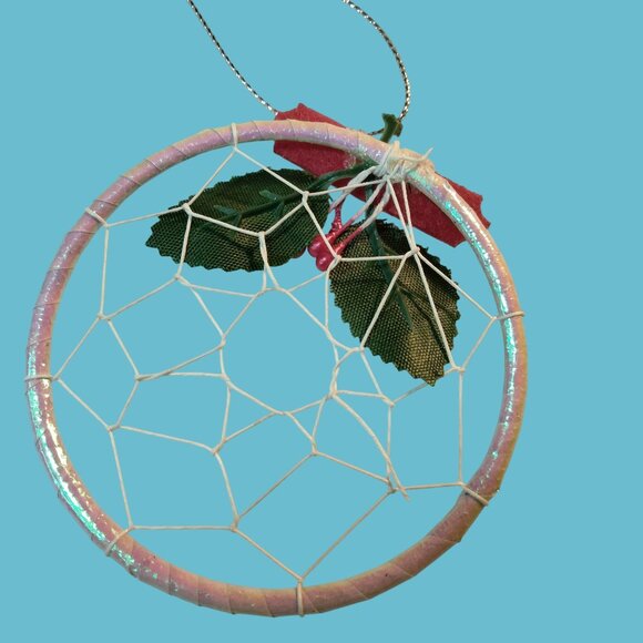 White Dreamcatcher Christmas Tree Ornament Peace Holly Berry 3 inch - Picture 4 of 4